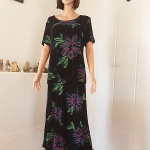 Wear It #75 Women's Skirt and Blouse Set Preowned Good Condition Black Flowered